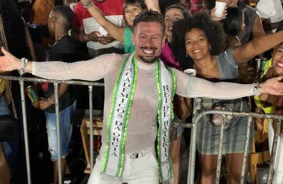 Márcio Cézar no Carnaval 2023 de Porto Alegre