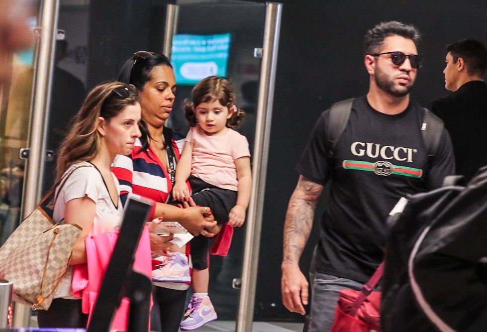 Guilherme Cherion ,a pequena Bianca e amigos - Foto: Thiago Duran / Divulgação