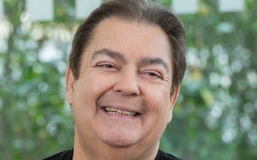 Internado, Fausto Silva segue ‘estável’, diz assessoria de apresentador