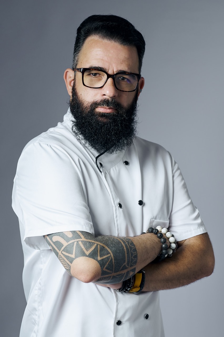 Chef Rafael Brunhosa pronto para os próximos meses