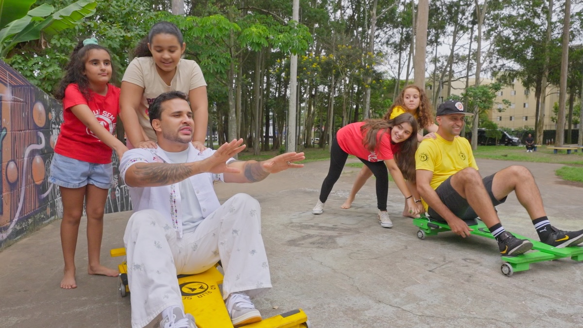 Lucas Guimarães no quadro "Lucas por Aí" - Foto: Divulgação / SBT