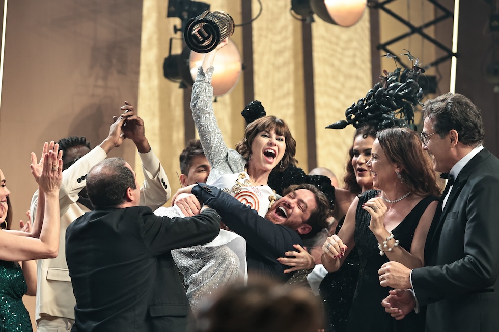 Julianne Trevisol conquista primeiro título do MasterChef Celebridades. Crédito: Melissa Haidar/Band