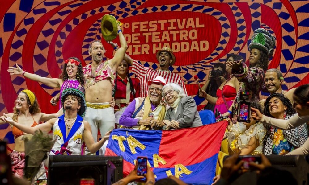 Abertura do Festival de Teatro Amir Haddad em 2025 - Amir Haddad, Fernanda Montenegro e Grupo Tá Na Rua